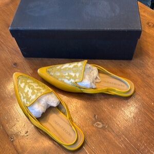 Only worn 1x. Mustard color Saptodjojokartiko leather flats. US 8